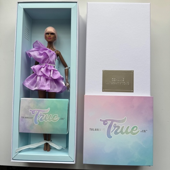 Hollis Hughes Three Heart Doll Tulabelle True Prismatica Pink Hair Pastel Dress - Picture 4 of 4